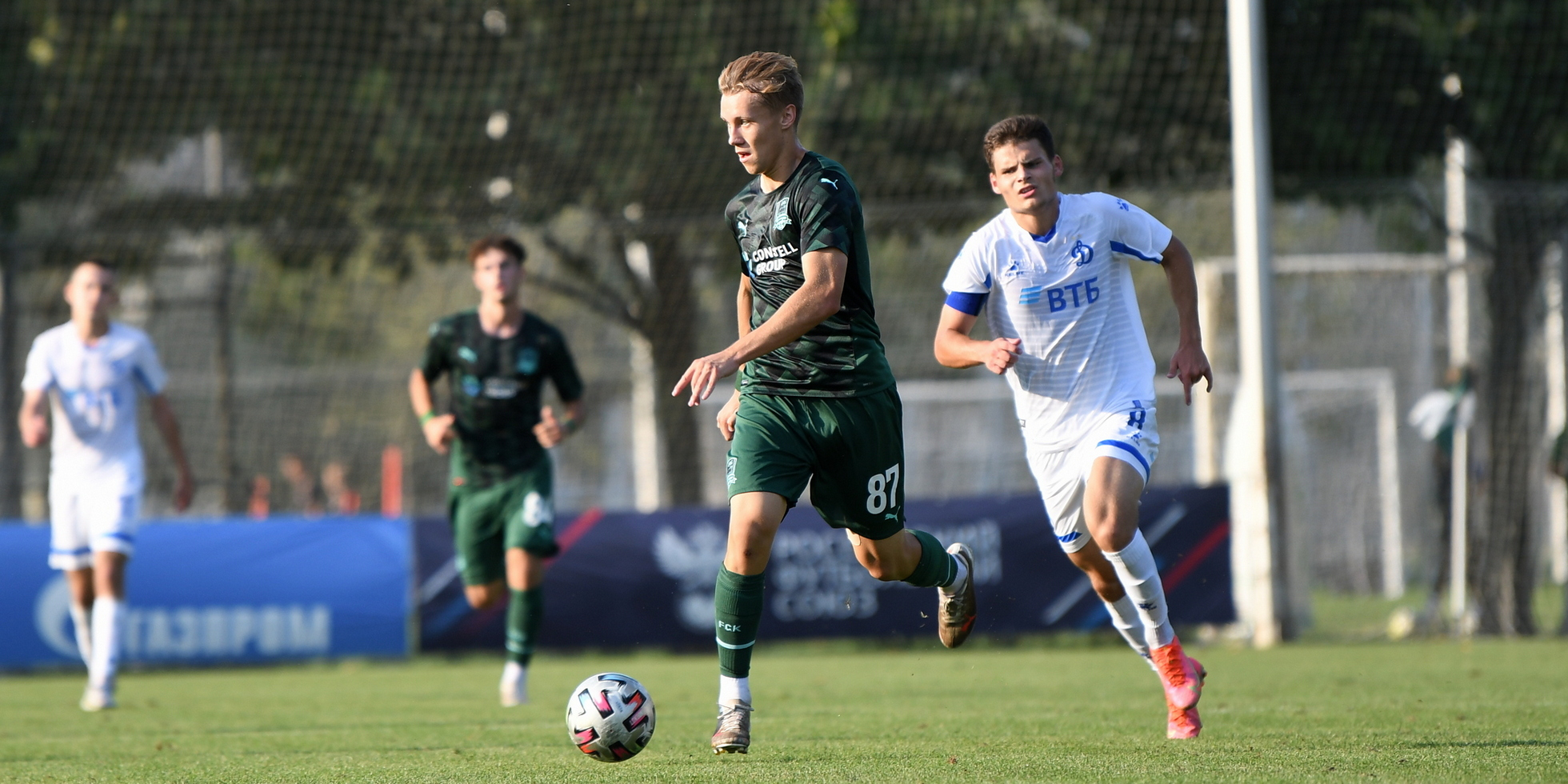 U 17. Динамо Краснодар. Сухой Краснодар Динамо. Футбольный клуб за Динамо. Городов ФК Краснодар.