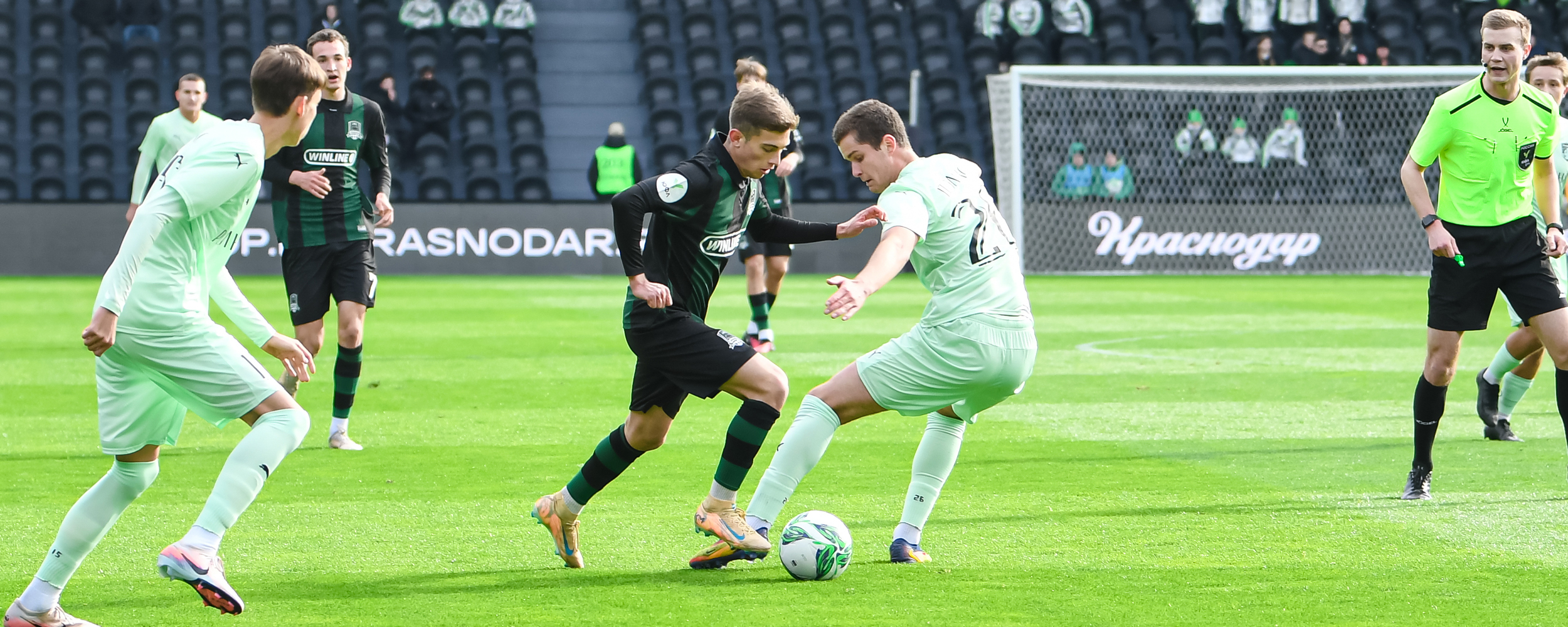 Без очков в первом матче сезона